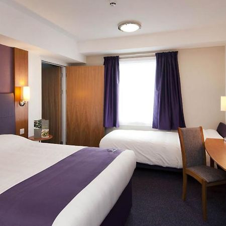 Premier Inn Портисхед Экстерьер фото