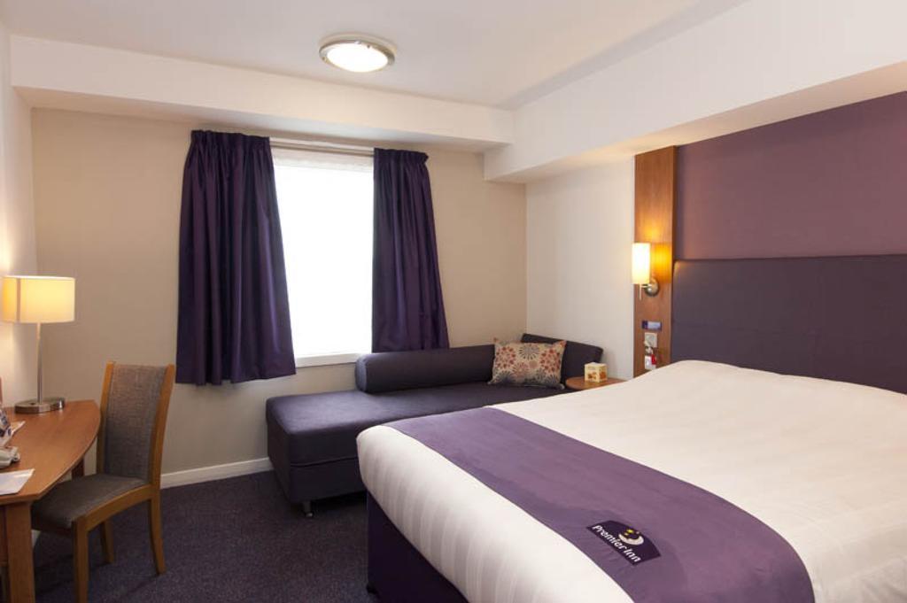 Premier Inn Портисхед Экстерьер фото