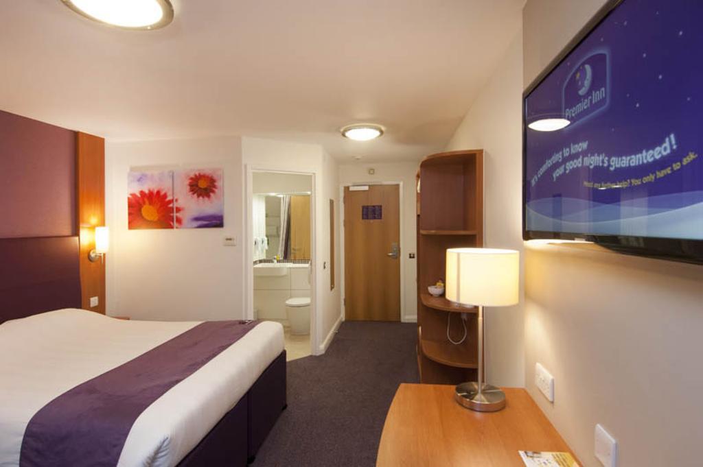Premier Inn Портисхед Экстерьер фото
