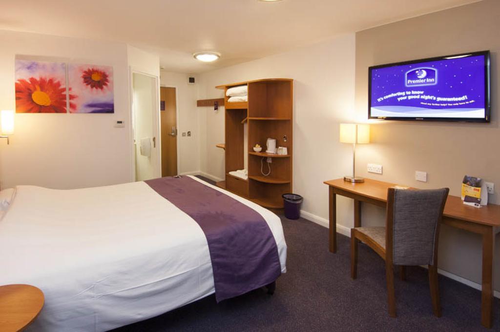 Premier Inn Портисхед Экстерьер фото